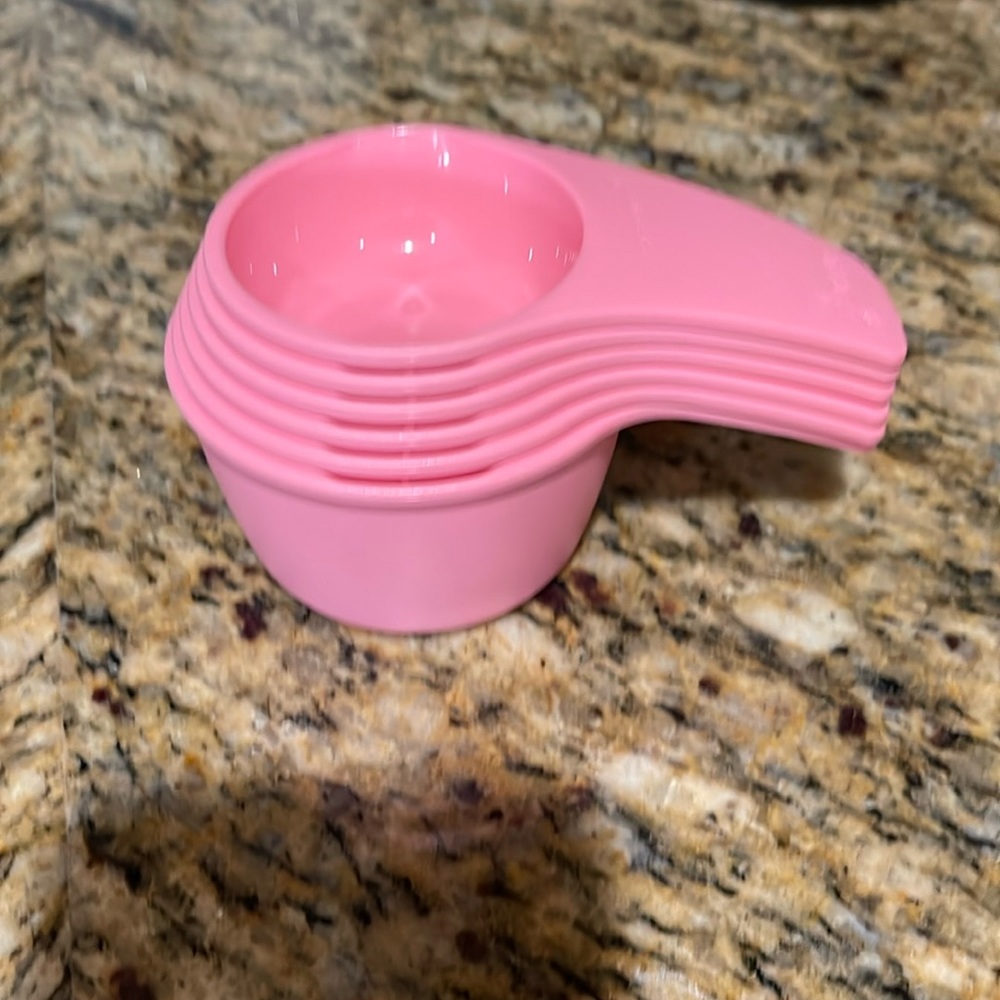 Tupperware measuring set